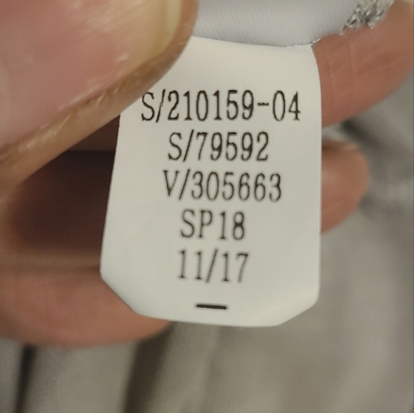 Athleta | Women's Gray Serenity Criss Cross Hem V-Neck Sweatshirt (Size XL) - Picture 11 of 13